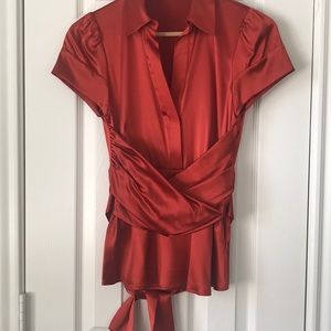 Stretch silk blouse.